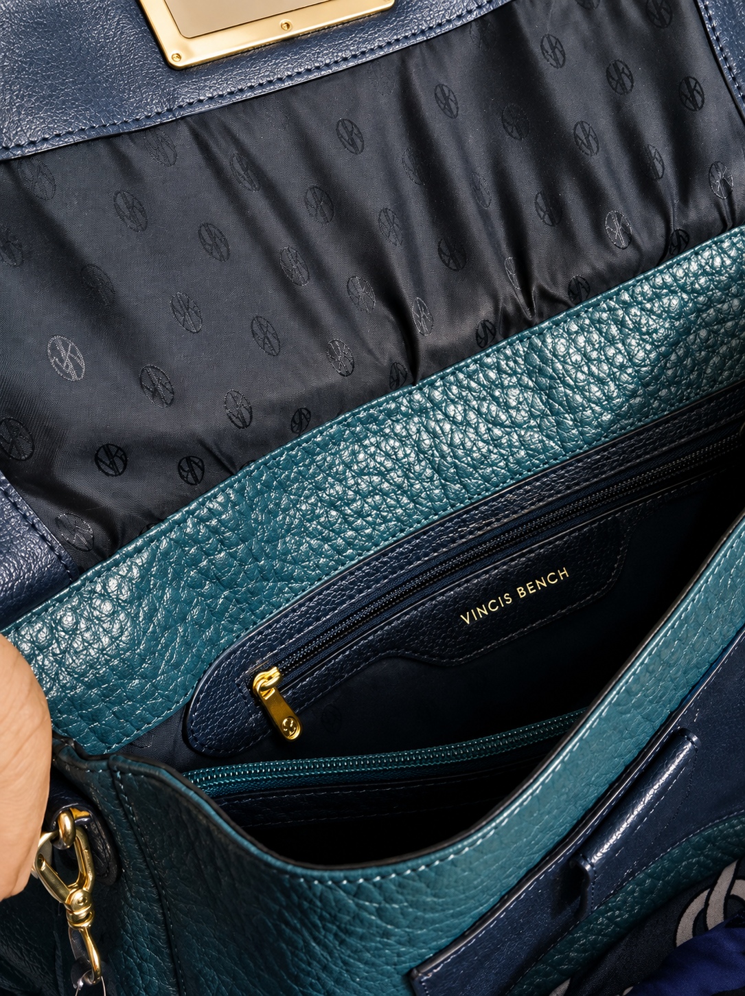 Vincis Bench – Brand & Bag Description