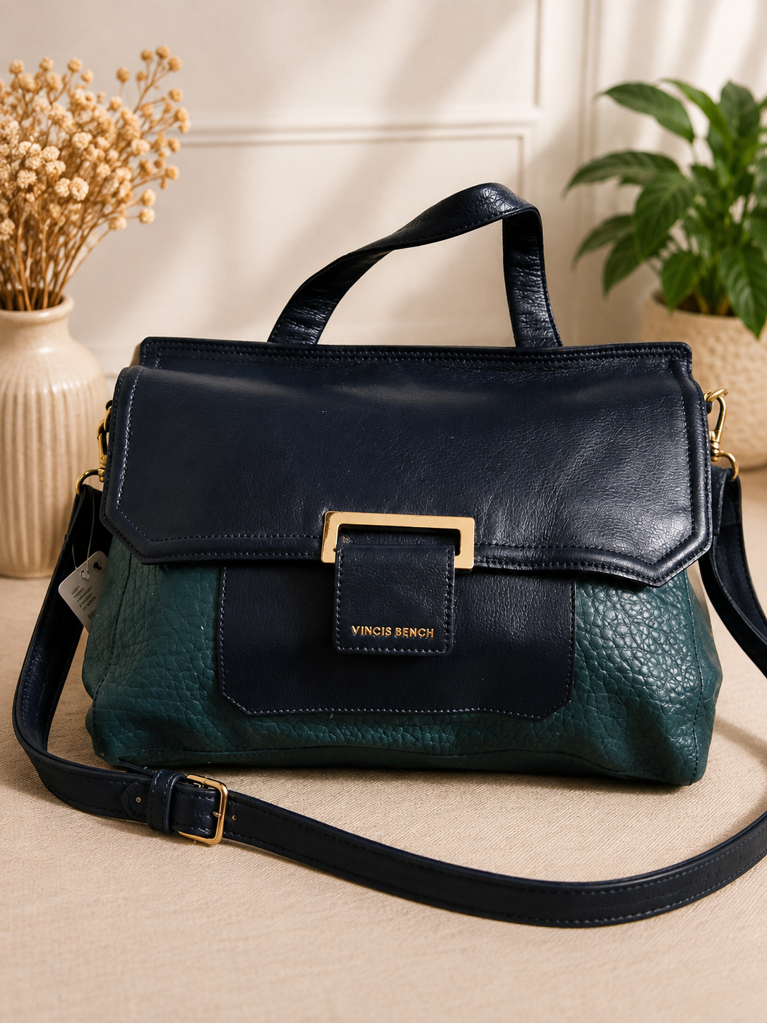 Vincis Bench – Brand & Bag Description